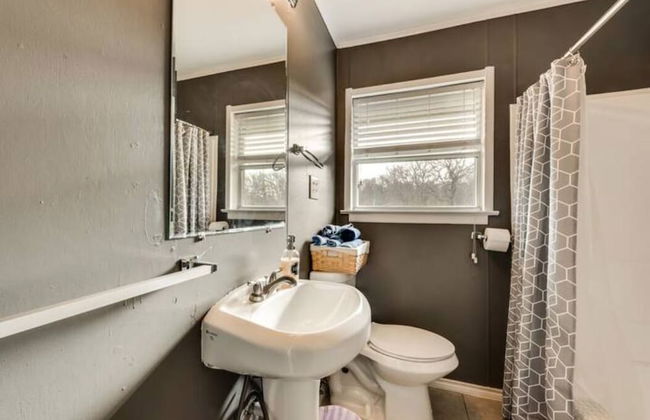 Beautiful Kayewood Waterfront Retreat - Photo 11