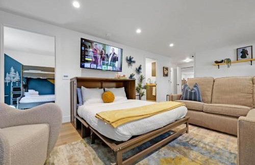 Family-Friendly Luxe Home with Sauna - mins to UO - Foto 28