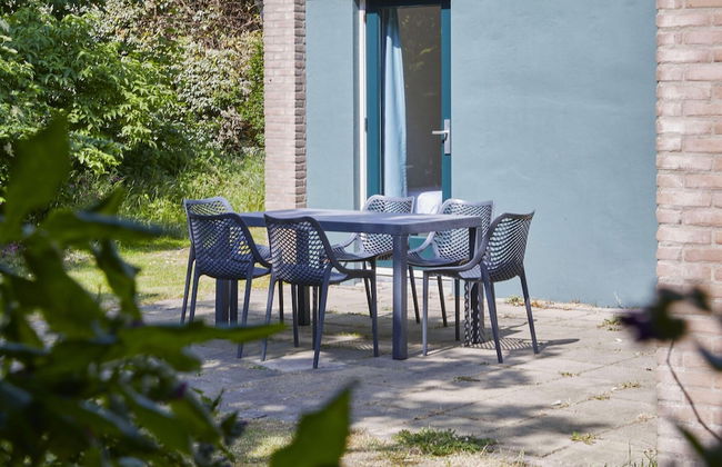 Cozy Beachside Retreat With Fireplace - Photo 19