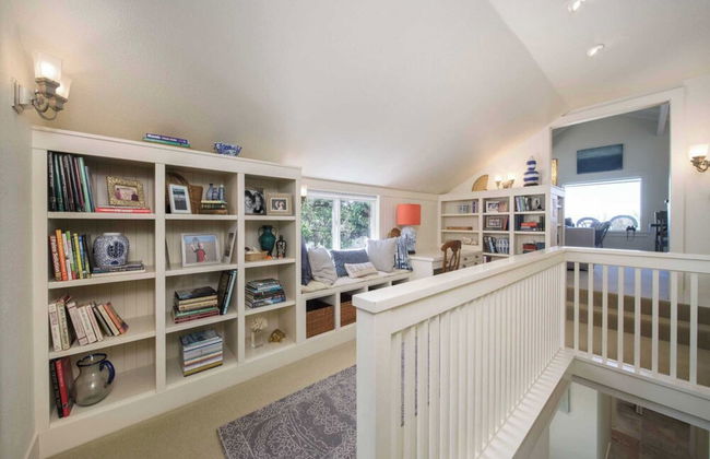 Chapman Cove by Avantstay Gorgeous Beach Bungalow w/ Sauna - Photo 22