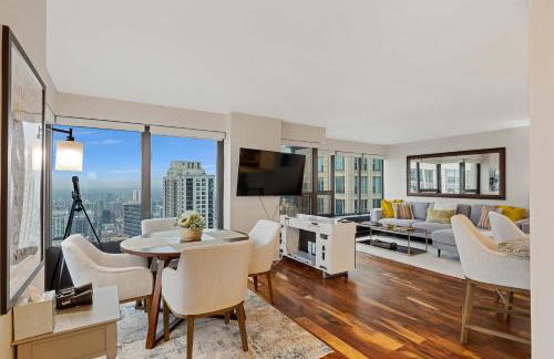 2bd River North Condo with Million Dollar Views! condo - Photo 11