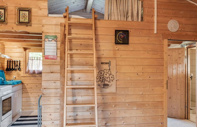 Charming Holiday Home With Private Garden - Photo 24