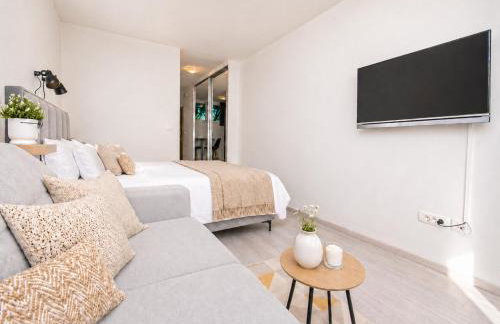 Side by Side Apartments - Photo 9