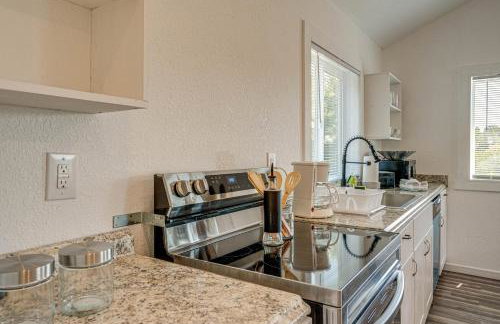 Quaint Concord Home with Covered Porch Near Hiking - Foto 9