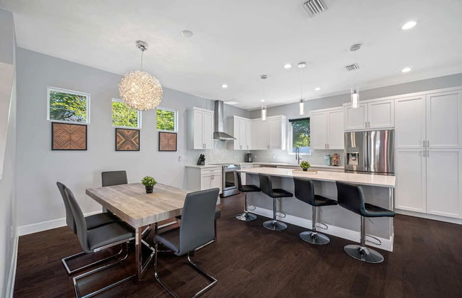 Luxury Tampa Home w/ Pool, Jacuzzi & Amenities - Foto 18