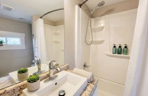 Sweet Cottage near Downtown DSM - Foto 7