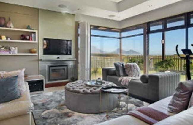 Luxury Vacation Villa - Photo 12