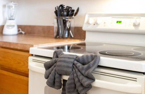 630- 3 Bedroom South facing Home with Pool Drenched in Florida Sunshine Perfect for Families - Foto 31