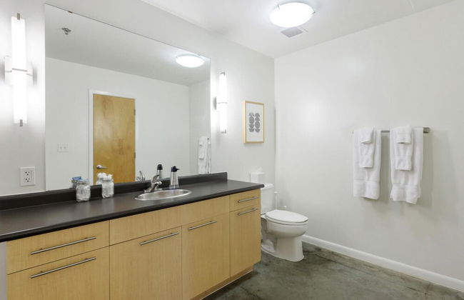 Austin Premiere 1BD 1BA 2nd Street District Apartment - Foto 13