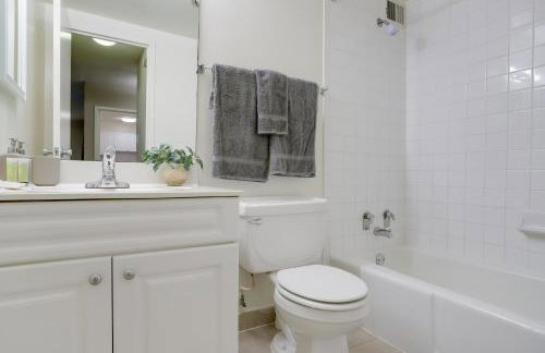 Business Ready Comfort Apt Near DC - Foto 26