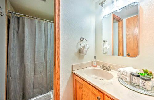 Spacious Flagstaff Home with Hot Tub and Grill! - Foto 19