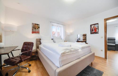 FEWO-LAVEES moderne zentrale FeWo nahe OMV Wacker Kliniken Burg -Eigener Eingang-Schlüsselloser Check in - Foto 8