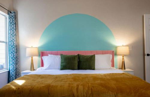 Your UF Getaway: 1 Block from Campus - 4 BD Haven - Foto 8