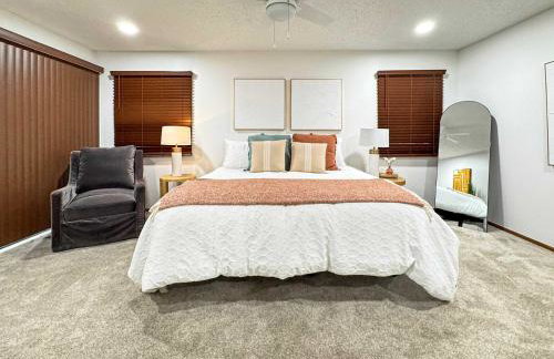 Riverfront Retreat - Right next to the White River - Foto 14