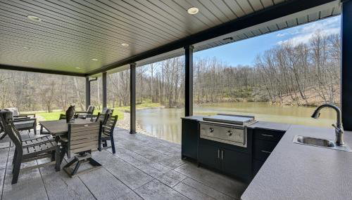 Family Retreat with Fire Pit and Yard in Mineral City - Foto 2