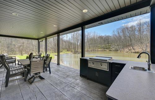 Family Retreat with Fire Pit and Yard in Mineral City - Foto 2