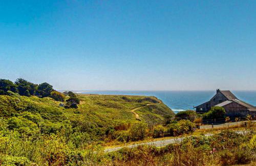 Coastal Haven-Panoramic Ocean View Hot Tub Grill - Foto 3