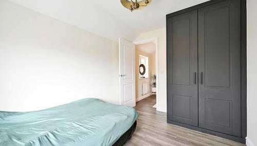 Premium 3 Bed Residence w Garden and Parking - Foto 3