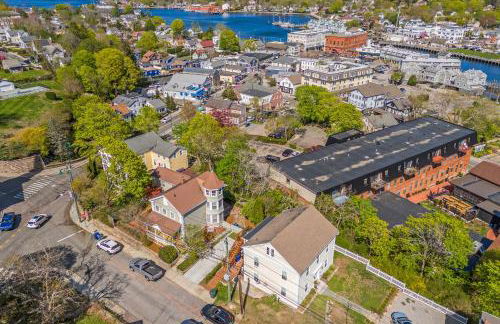 Coastal Victorian Home Walk to Downtown - Foto 1