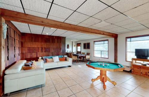 Mid-Century Modern Lake House with Private Waterfront Pool & Boat Dock - Photo 22