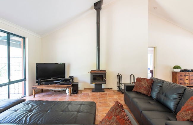 Relax and Unwind at Heavenly Hideaway - Photo 12