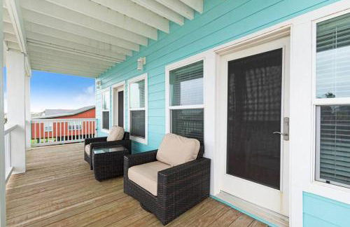 "The Ocean Aire" , 30 secs from the sand! - Photo 27