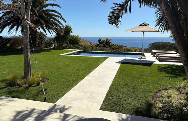 Relax in Style at This Stunning Villa in Camps Bay, Cape Town - Photo 1