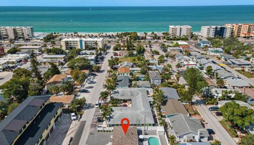 Madeira Beach House Fall Special! Private Heated Pool & Steps to Beach! - Foto 2