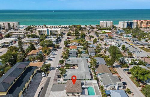 Madeira Beach House Fall Special! Private Heated Pool & Steps to Beach! - Photo 2