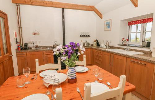 Back Of Beyond - Photo 8