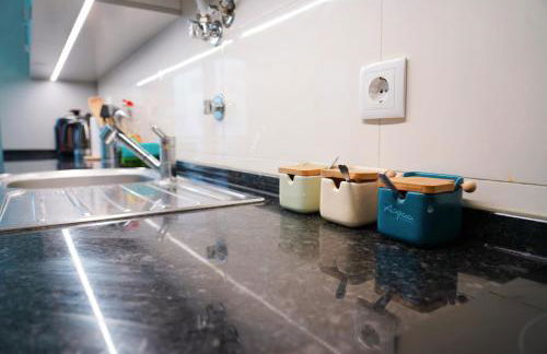 Always on the way - Road Home in Montijo, Lisbon - Foto 36