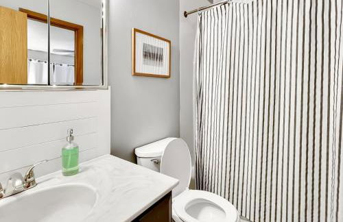 Charming Family Friendly 3BR Duplex Close to Drake - Foto 11