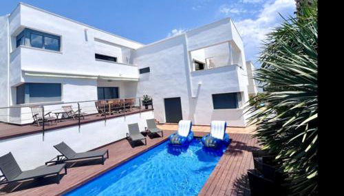 Villa Déjà Vu with stunning sea views - Photo 1