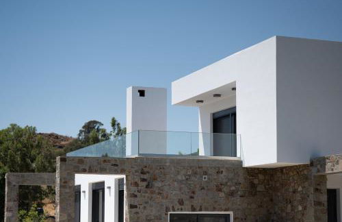 Villa & Stone House with Pool, 10 Mins to Skala Eressos Beach - Foto 78