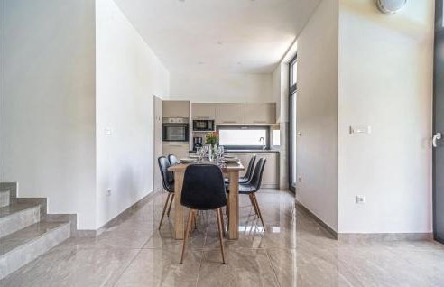 4 Bedroom Nice Home In Ivancici - Foto 5