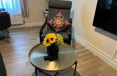 Glastonbury High Street Sanctuary- 2 BD, Sleeps 4 - Photo 4