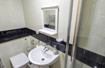 Bridge St 6 Bedroom House - Tranent - Foto 50