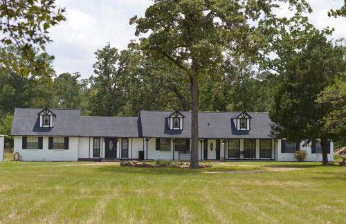 Gorgeous 10 Acre Modern Farmhouse & Private Pond - Photo 1