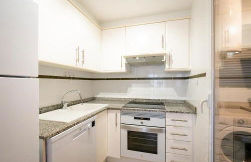 ApoloXIX between beach and harbour - Photo 15