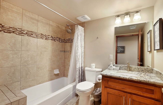 Tahoe Woods Villa - Walk to Beach and Gondola/ Heavenly Ski - Foto 25