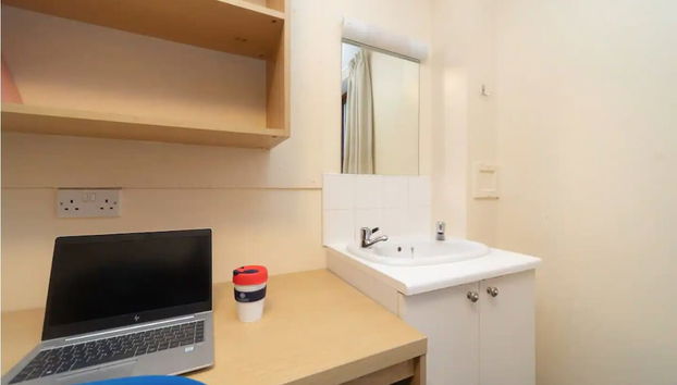 JOIVY Inviting flat near Edinburgh Castle - Adults Only - Foto 3, Habitación