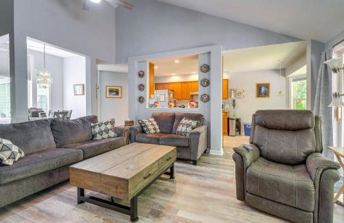 Family-Friendly Silverdale Home with Private Deck! - Foto 5