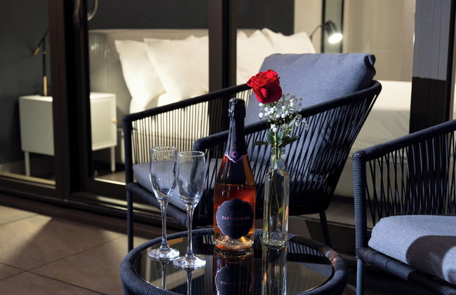 Revival Apartments English Bay - Photo 5