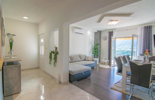 Villa Milena with heated pool and jacuzzi - Photo 60