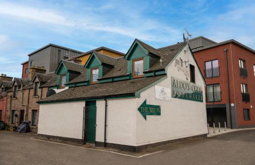 Aldo's Place - Photo 43