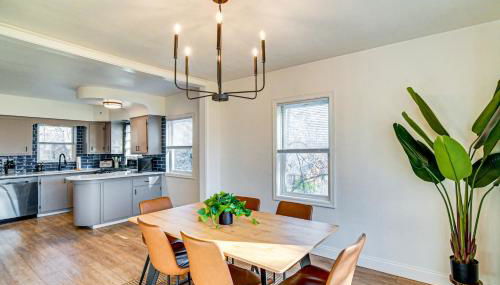 Home with Spacious Yard, 3 Mi to Dtwn Des Moines! - Foto 2