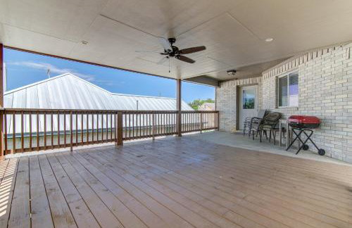 Spacious 3BR Retreat Close to Downtown & Outlets - Foto 18