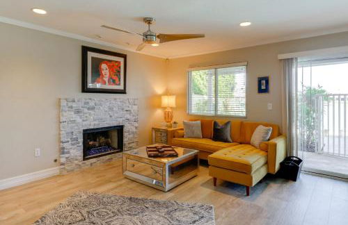 Lakefront Living! Huge Phoenix Home with Pool Table - Foto 14