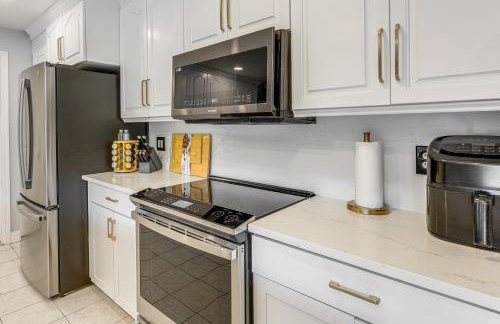 5 Mi to Downtown St Pete Private Oasis with Yard - Foto 7