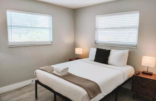 Rustic Retreats Cozy 2BR for 6 guests minutes from Las Olas - Foto 2